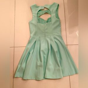 Guess women’s elegant mini Dress
